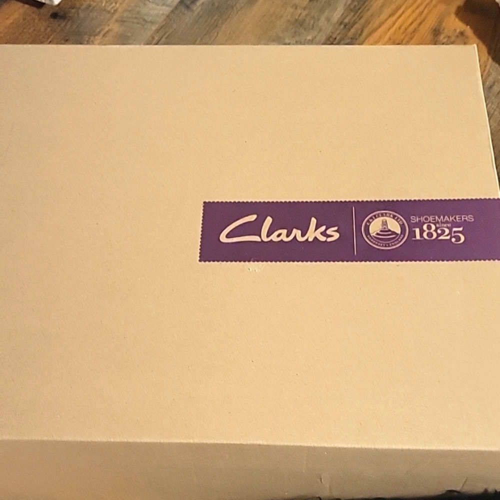 Clarks boots - Picture 3 of 10